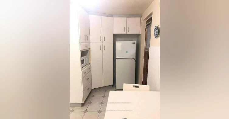Bsmt-44 Bellevue Avenue, Toronto, ON, M5T 2M4 - 2