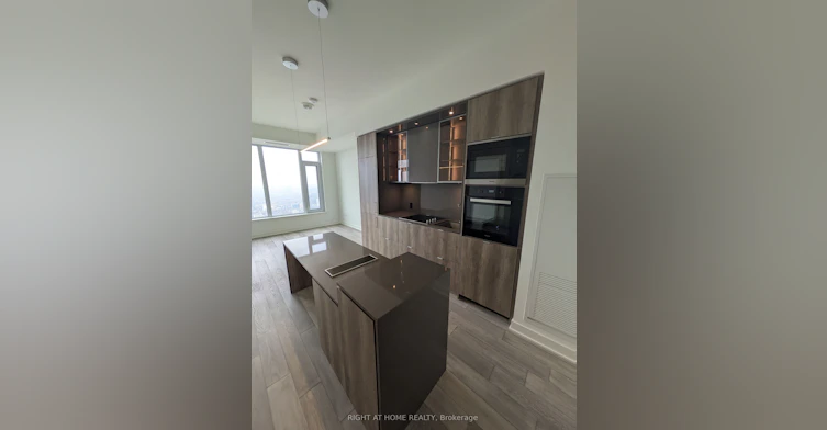 5601-11 Yorkville Avenue, Toronto, ON, M4W 0B7 - 2