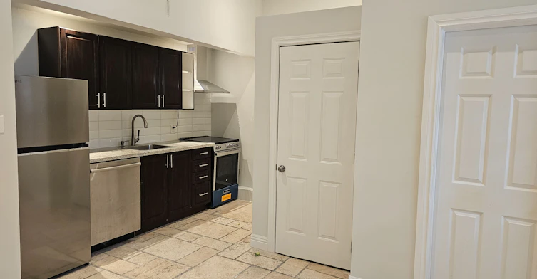2F-550 Yonge Street, Toronto, ON, M4Y 1Y8 - 4