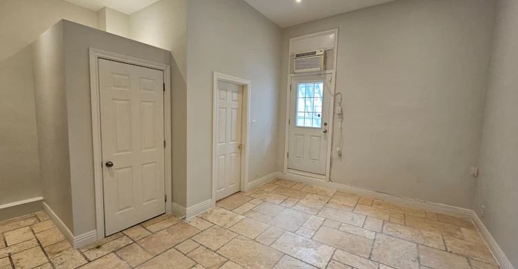 2F-550 Yonge Street, Toronto, ON, M4Y 1Y8 - 6