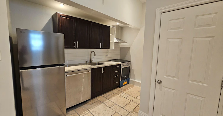 2F-550 Yonge Street, Toronto, ON, M4Y 1Y8 - 3