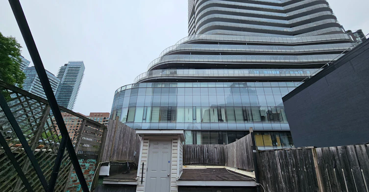 2F-550 Yonge Street, Toronto, ON, M4Y 1Y8 - 24