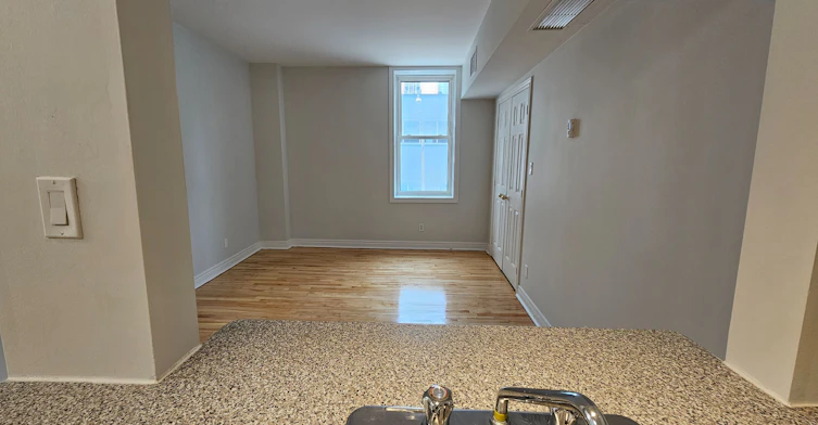 201-524 Yonge Street, Toronto, ON, M4Y 1X9 - 5
