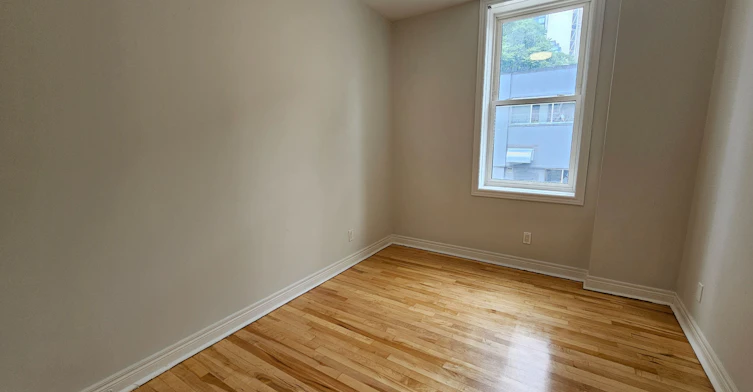 201-524 Yonge Street, Toronto, ON, M4Y 1X9 - 11