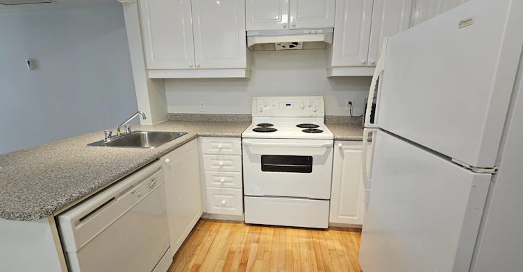 201-524 Yonge Street, Toronto, ON, M4Y 1X9 - 3