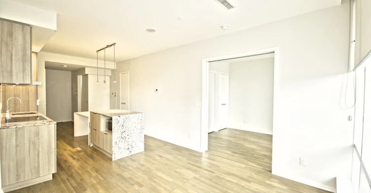 809-1 Bloor Street E, Toronto, ON, M4W 0A8 - 9