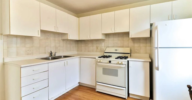 upper-6 Lennox Street, Toronto, ON, M5S 1L4 - 7
