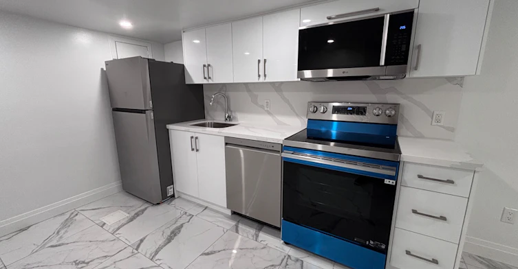 Lower-27 Delaware Avenue, Toronto, ON, M6H 2S8 - 4