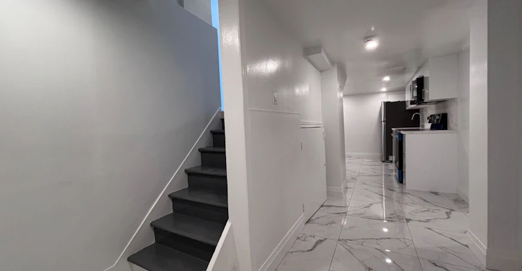 Lower-27 Delaware Avenue, Toronto, ON, M6H 2S8 - 10