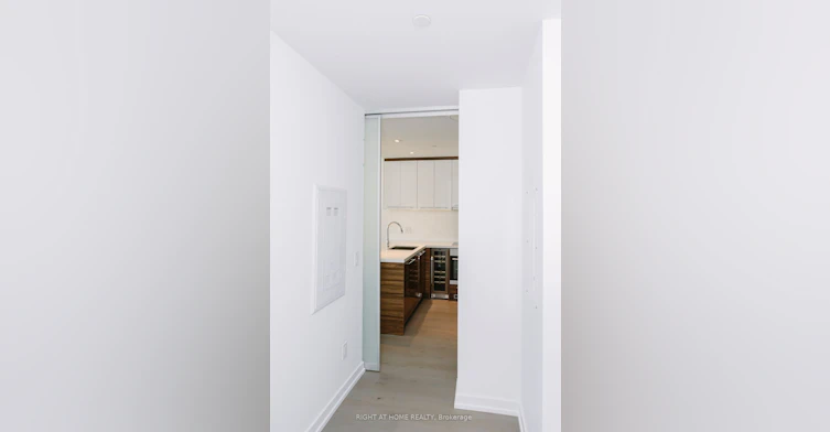 2711-488 University Avenue, Toronto, ON, M5G 0C1 - 7
