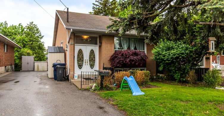 12 Murellen Crescent, Toronto, ON, M4A 2K5 - 27