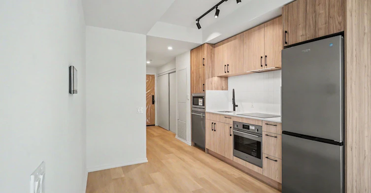 1111-109 Erskine Avenue, Toronto, ON, M4P 0G6 - 7