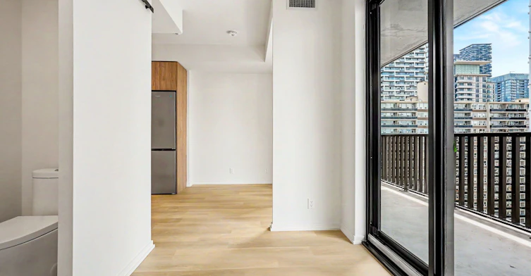 1610-109 Erskine Avenue, Toronto, ON, M4P 0G6 - 13