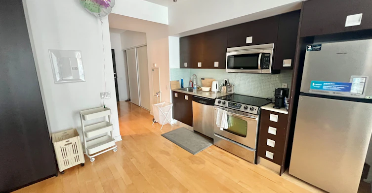 1604-33 Charles Street E, Toronto, ON, M4S 0A2 - 13