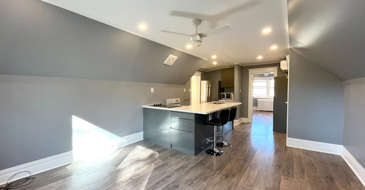 3rd-303 Lonsdale Road, Toronto, ON, M4V 1X3 - 3