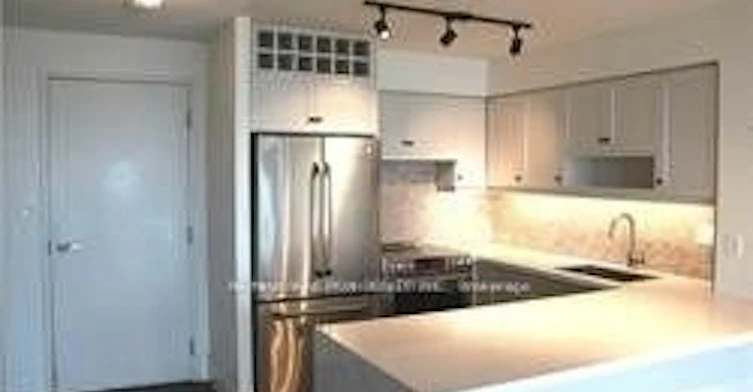 825-230 Queens Quay W, Toronto, ON, M5J 2Y7 - 3