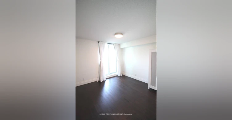 825-230 Queens Quay W, Toronto, ON, M5J 2Y7 - 5