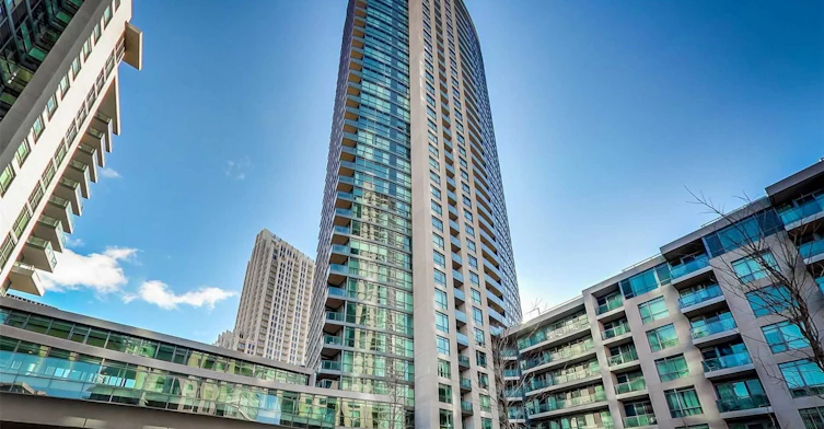 3808-215 Fort York Boulevard, Toronto, ON, M5V 4A2 - 2