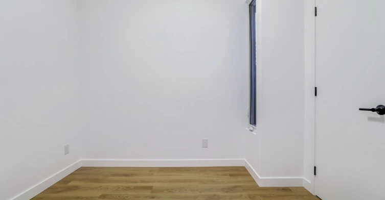 201-1086 St Clair Avenue W, Toronto, ON, M6E 1A7 - 13
