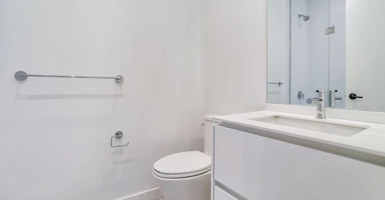 201-1086 St Clair Avenue W, Toronto, ON, M6E 1A7 - 9