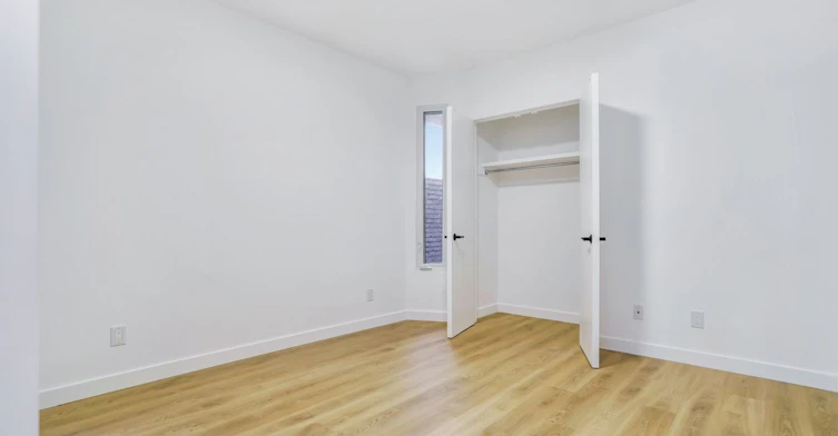 201-1086 St Clair Avenue W, Toronto, ON, M6E 1A7 - 14