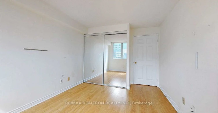 2610-736 Bay Street, Toronto, ON, M5G 1N6 - 10