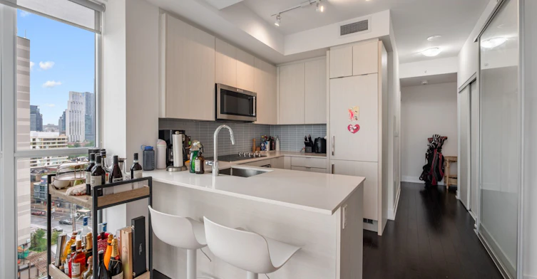 1204-181 Bedford Road, Toronto, ON, M5R 0A5 - 4
