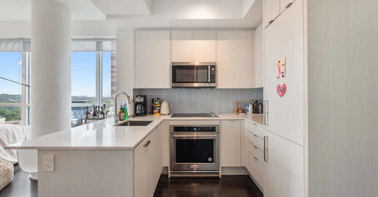 1204-181 Bedford Road, Toronto, ON, M5R 0A5 - 3