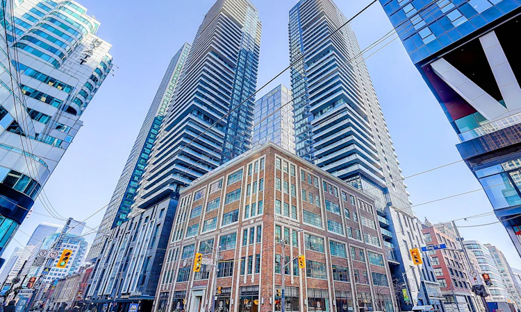 702-115 Blue Jays Way