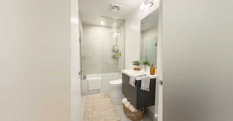 611-400 King Street, Toronto, ON, M5V 1K2 - 4