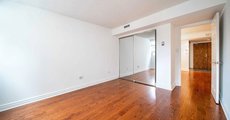 402-71 Charles Street E, Toronto, ON, M4Y 2T3 - 17