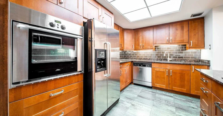 402-71 Charles Street E, Toronto, ON, M4Y 2T3 - 9