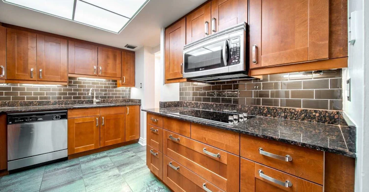 402-71 Charles Street E, Toronto, ON, M4Y 2T3 - 8