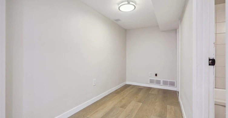 Basement-112 Claremont Street, Toronto, ON, M6J 2M5 - 17