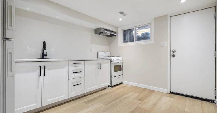 Basement-112 Claremont Street, Toronto, ON, M6J 2M5 - 4
