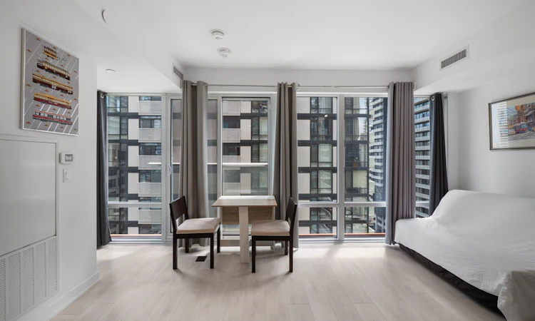 1404-18 Maitland Terrace