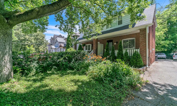 327 Deloraine Avenue S