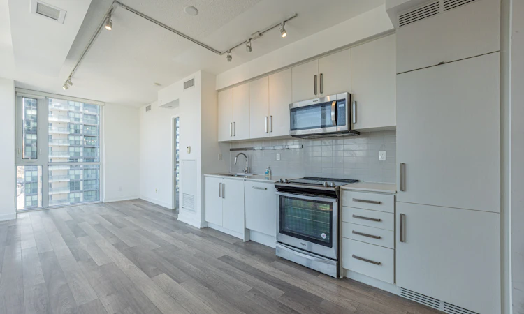 1207-5180 Yonge Street