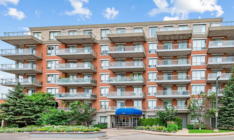 LPH3-777 Steeles Avenue W