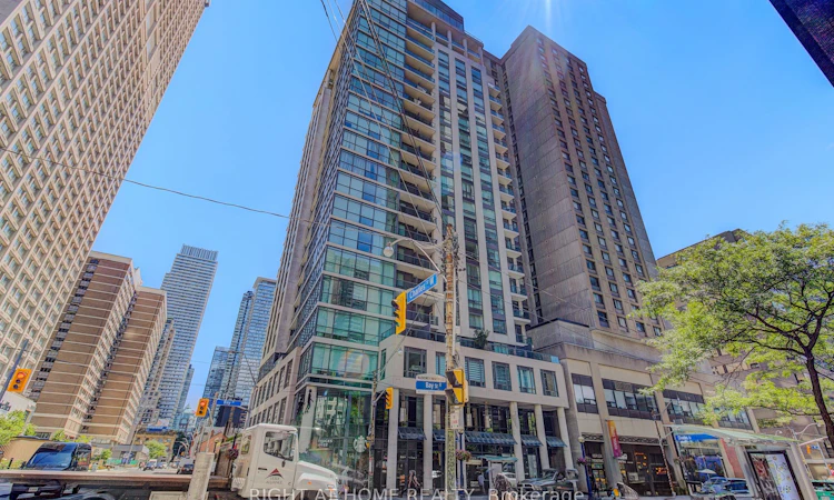 1907-1121 Bay Street