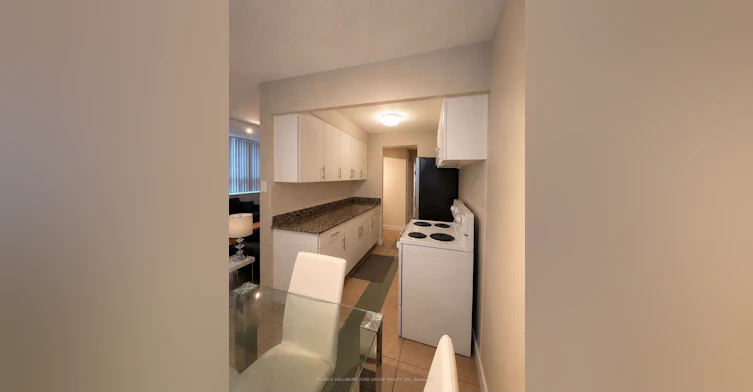 101-105 Raglan Avenue, Toronto, ON, M6C 2K7 - 9