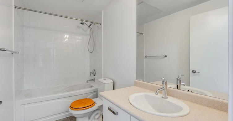 2501-832 Bay Street, Toronto, ON, M5S 1Z6 - 7