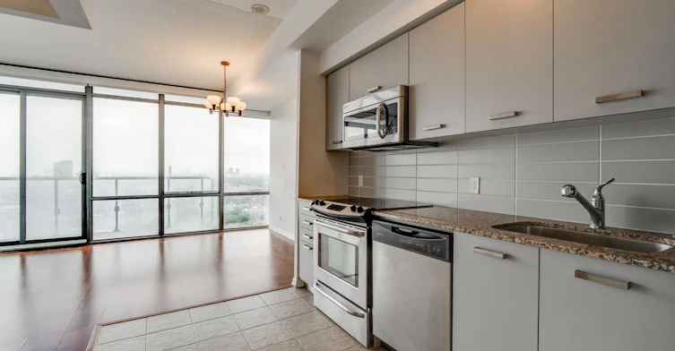 2501-832 Bay Street, Toronto, ON, M5S 1Z6