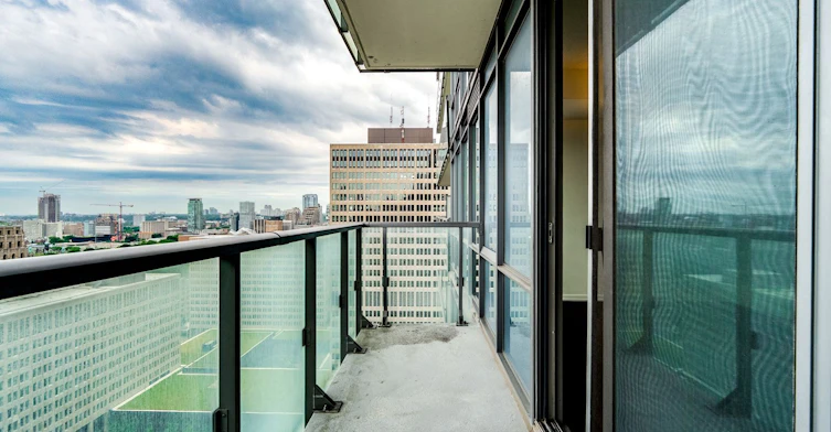 2501-832 Bay Street, Toronto, ON, M5S 1Z6 - 9