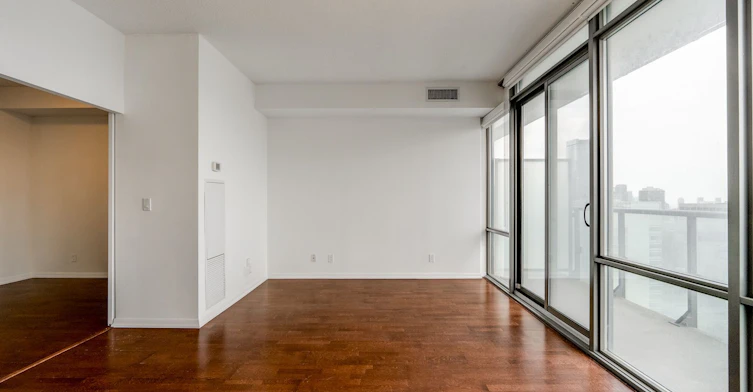 2501-832 Bay Street, Toronto, ON, M5S 1Z6 - 2