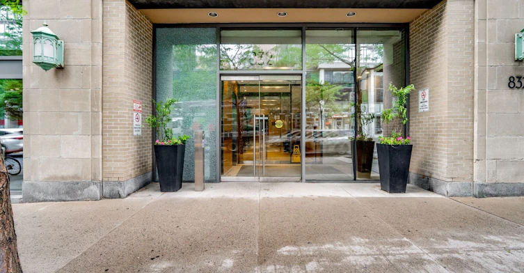 2501-832 Bay Street, Toronto, ON, M5S 1Z6 - 12
