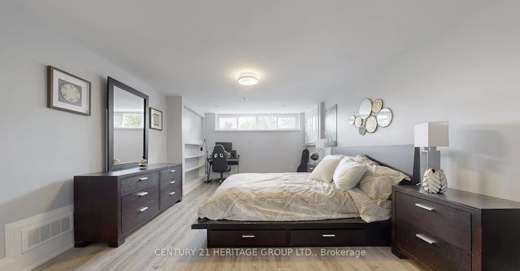 Lower-29 Manadon Drive, Toronto, ON, M2M 1W8 - 9