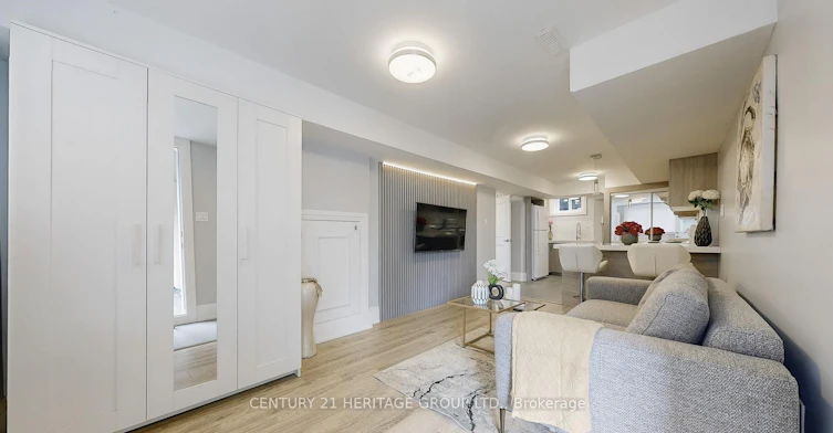 Lower-29 Manadon Drive, Toronto, ON, M2M 1W8 - 6