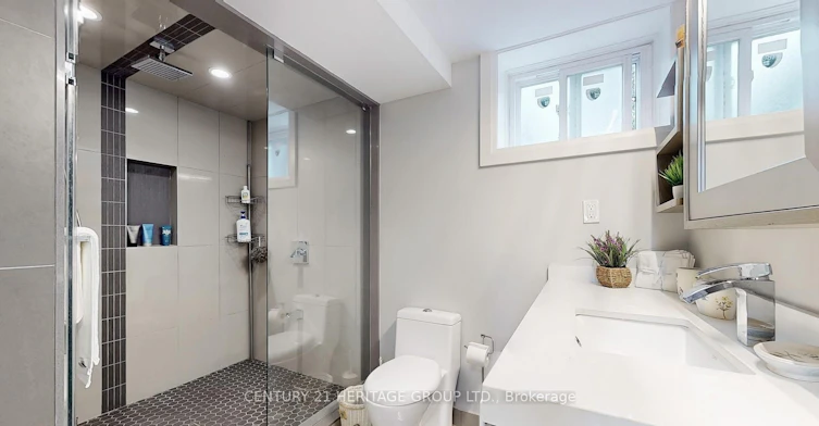 Lower-29 Manadon Drive, Toronto, ON, M2M 1W8 - 12