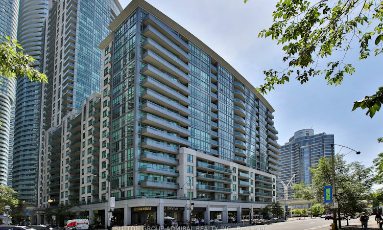 1017-25 Lower Simcoe Street